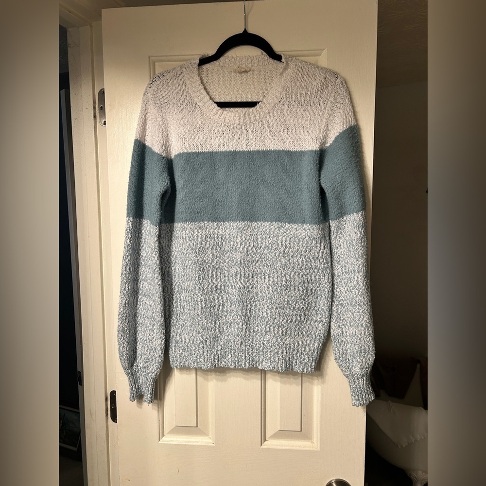 Long Sleeve Crewneck Color Block Sweater, Aqua Green & White SIZE M